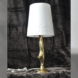 klasická stolní lampa ze zlaté mosazi