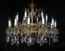 Luxusní masivní lustr z odlitkové mosazi s 18-ti žáovkami