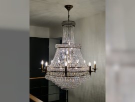 Košový lustr s 8 kovovými trubkovými rameny (8 žárovek) po obvodu