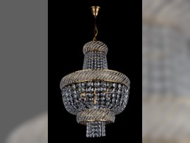 Menší verze o rozměrech 46 × 62 cm k zavěšení na řetěz – odlišný úhel snímání