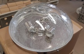 Extra velké stříbrné přisazené svítidlo se sklem s bublinkatým sklem