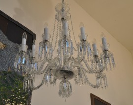 12-ti ramenný křišťálový lustr ve stylu Baccarat