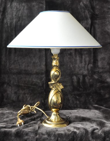 Dekorativní lampa na noční stolek do ložnice