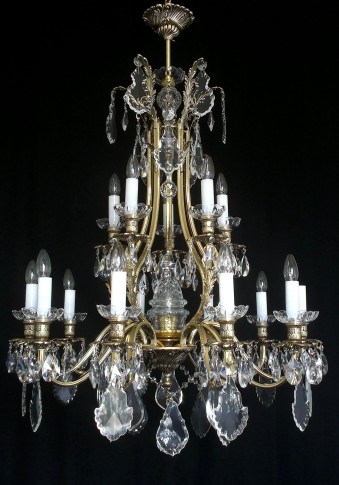 Velký lustr z Kamenického Šenova se 16-ti žárovkami