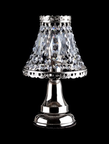 Malá stříbrná lampa ze štrasových kamínků na noční stolek do ložnice