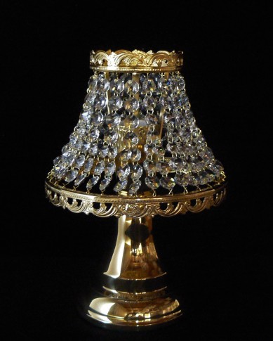 Zlatá mosazná křišťálová stolní lampa s jednou žárovkou zdobená štrasovými řetězi z broušených kamínků z olovnatého skla